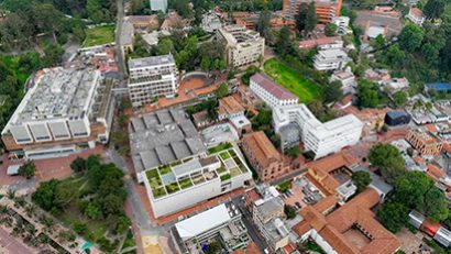 Toma con dron de Uniandes